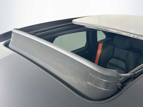 Certified 2024 Porsche Macan GTS image 22