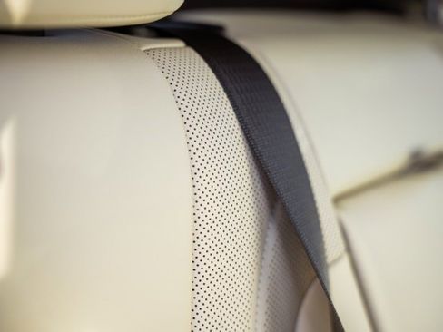 Used 2024 Buick Encore GX Avenir image 31