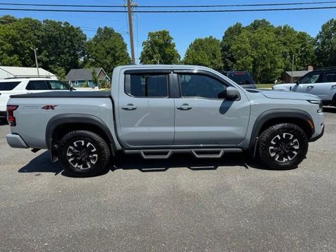 Used 2022 Nissan Frontier PRO-4X w/ Technology Package AWD/4WD image 10