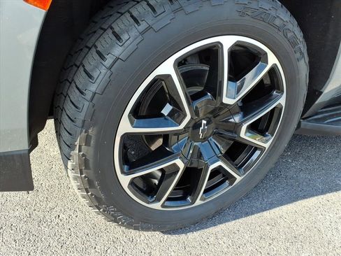 Used 2023 Chevrolet Tahoe RST w/ Luxury Package AWD/4WD image 13
