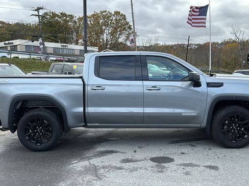 Used 2024 GMC Sierra 1500 Elevation image 3