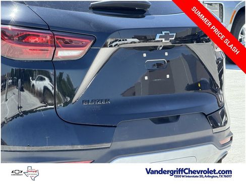 Used 2023 Chevrolet Blazer LT w/ Convenience Package FWD image 6