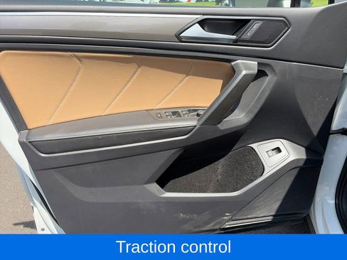 Used 2024 Volkswagen Tiguan SE R-Line AWD/4WD image 18