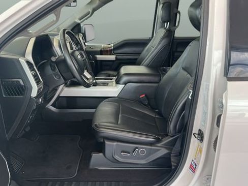 Used 2018 Ford F150 Lariat w/ Equipment Group 502A Luxury image 8