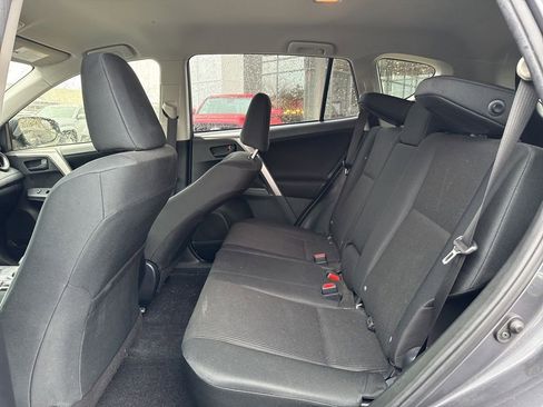 Used 2018 Toyota RAV4 LE w/ All Weather Liner Package image 21