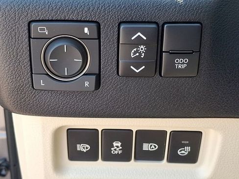 Used 2023 Lexus GX 460 Premium w/ Premium Package image 24