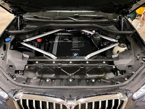 Used 2022 BMW X5 xDrive40i w/ Premium Package AWD/4WD image 12
