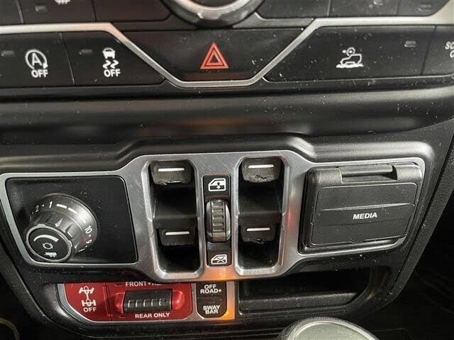 Used 2020 Jeep Gladiator Rubicon w/ Dual Top Group AWD/4WD image 19