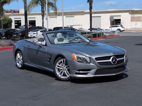 Used 2015 Mercedes-Benz SL 400 image 2