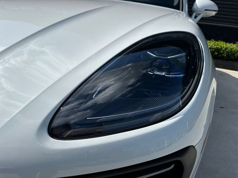 Used 2026 Porsche Macan AWD/4WD image 13
