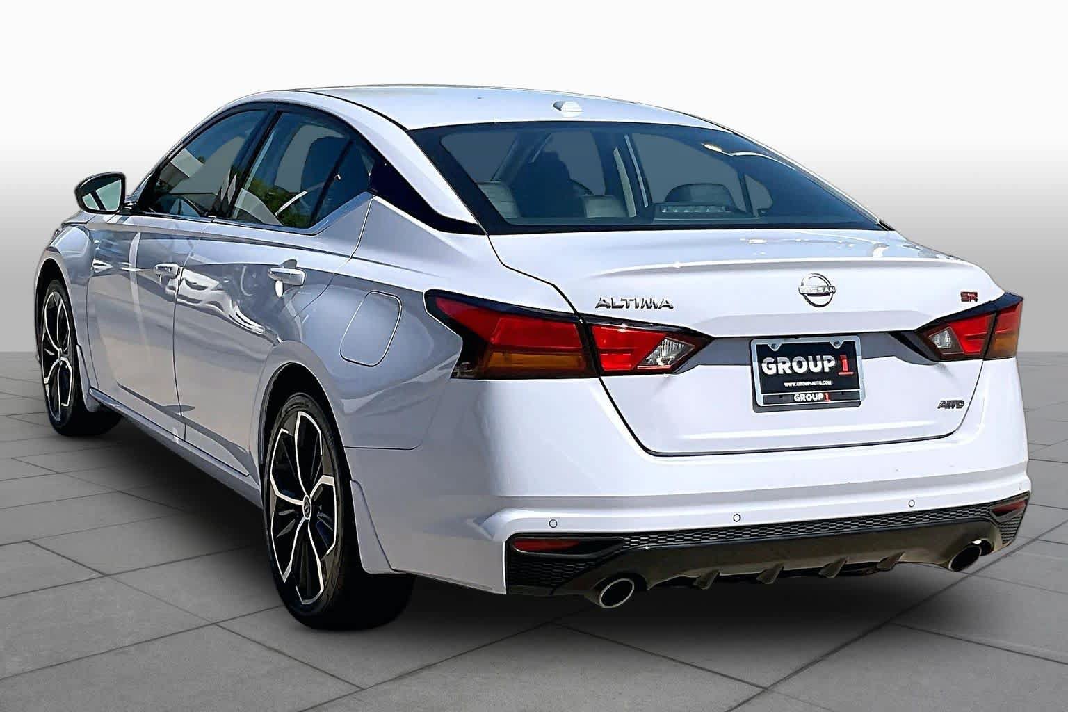 Used 2025 Nissan Altima 2.5 SR w/ SR Premium Package AWD/4WD image 12
