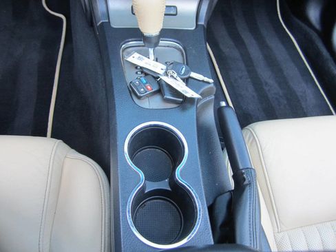 Used 2004 Ford Thunderbird Deluxe image 26