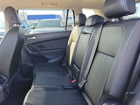 Used 2023 Volkswagen Tiguan SE image 15