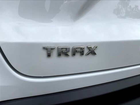 Used 2024 Chevrolet Trax LT FWD image 23