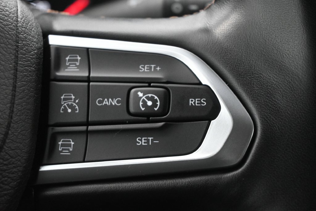 Used 2022 Jeep Compass Limited AWD/4WD image 7