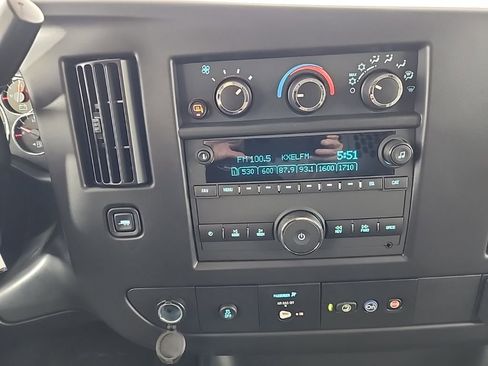 New 2025 Chevrolet Express 3500 w/ Driver Convenience Package image 28