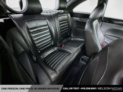 Used 2012 Volkswagen Beetle 2.0T FWD image 25