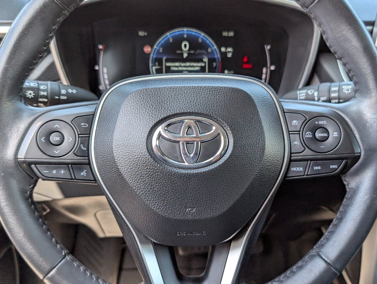 Used 2023 Toyota Corolla Cross XLE w/ Convenience Package FWD image 18