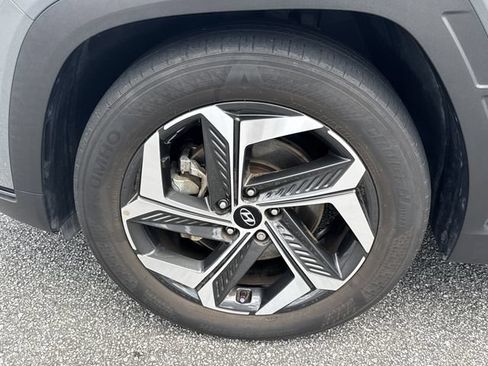 Certified 2024 Hyundai Tucson Limited FWD image 11