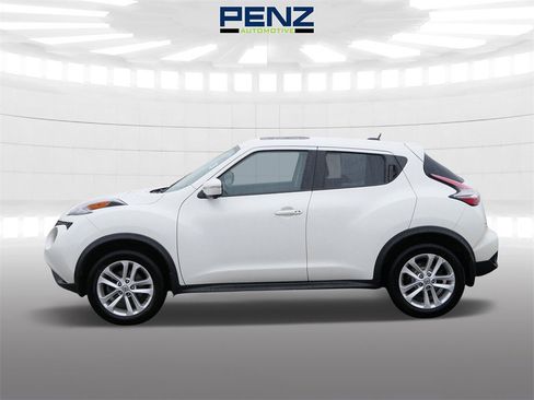 Used 2015 Nissan Juke SV w/ Technology Package image 4