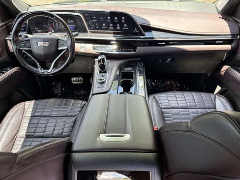 Used 2023 Cadillac Escalade V w/ LPO, ONYX Package AWD/4WD image 29