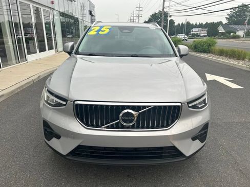 Certified 2025 Volvo XC40 B5 Plus AWD/4WD image 7