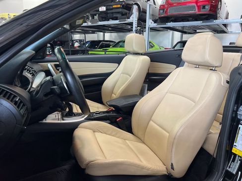 Used 2013 BMW 135i Convertible image 11