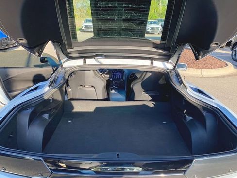 Used 2019 Chevrolet Corvette Stingray Coupe w/ 1LT RWD image 24