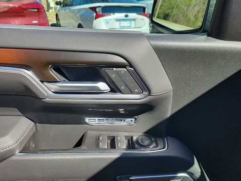 New 2025 GMC Sierra 1500 Denali AWD/4WD image 8