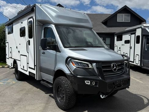 Used 2025 Mercedes-Benz Sprinter 3500 image 5