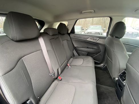 Used 2023 Kia Sportage LX image 32