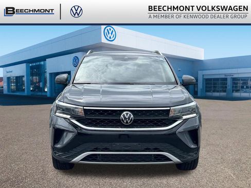 Used 2023 Volkswagen Taos SE w/ Black Wheel Package AWD/4WD image 2