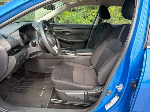 Used 2024 Nissan Sentra SV FWD image 11