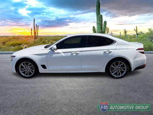 Used 2022 Genesis G70 2.0T RWD image 6