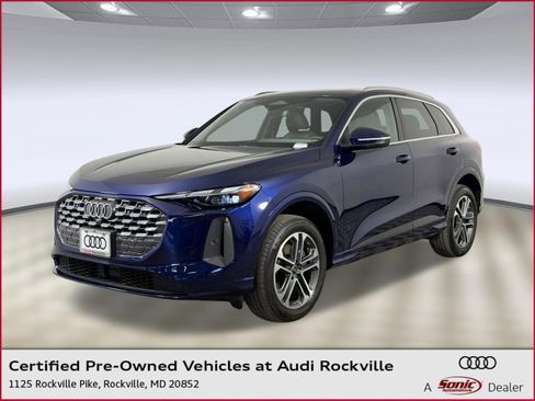 Used 2025 Audi Q5 Premium w/ Convenience Package AWD/4WD image 1