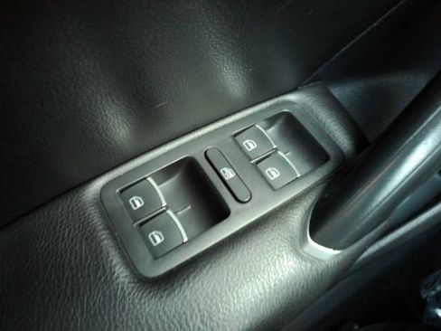 Used 2022 Volkswagen Passat 2.0T SE image 36