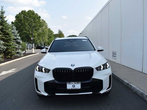 Used 2024 BMW X5 xDrive40i w/ M Sport Package AWD/4WD image 2
