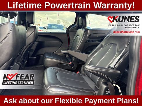 Used 2025 Chrysler Pacifica Select FWD image 23