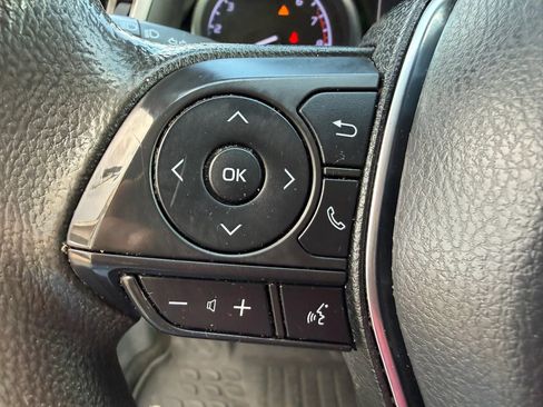 Used 2019 Toyota Camry LE w/ Convenience Package FWD image 38