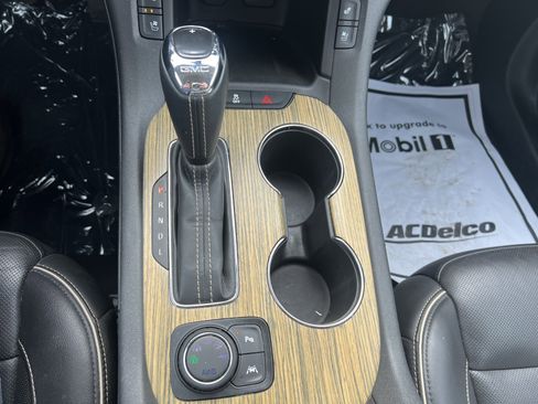 Used 2018 GMC Acadia Denali w/ Technology Package image 25