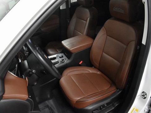 Used 2021 Chevrolet Traverse High Country image 13