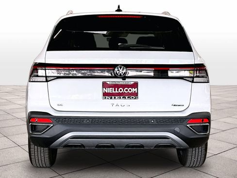 New 2026 Volkswagen Taos SE AWD/4WD image 4