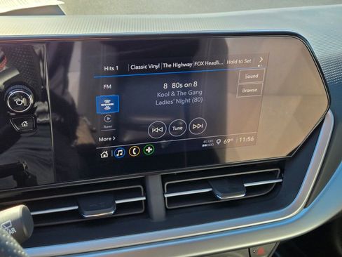 Used 2024 Chevrolet Trax RS w/ Driver Confidence Package image 22