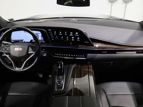 Certified 2022 Cadillac Escalade ESV Luxury AWD/4WD image 29