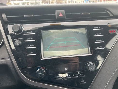 Used 2019 Toyota Camry SE image 20