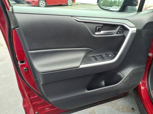 Used 2021 Toyota RAV4 XLE Premium AWD/4WD image 17