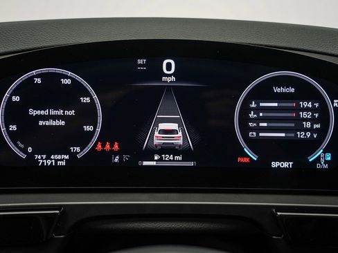 Used 2025 Porsche Cayenne image 28