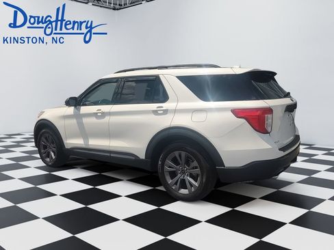 Used 2022 Ford Explorer XLT w/ Equipment Group 202A RWD image 3