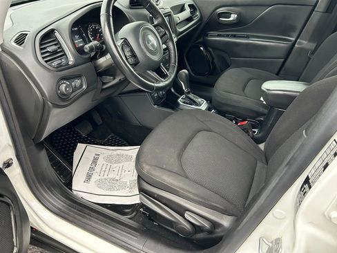 Used 2019 Jeep Renegade Altitude w/ Quick Order Package 2XM image 10