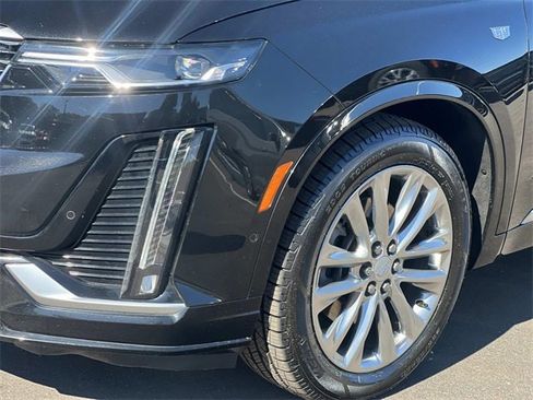Certified 2023 Cadillac XT6 Premium Luxury w/ Technology Package image 8